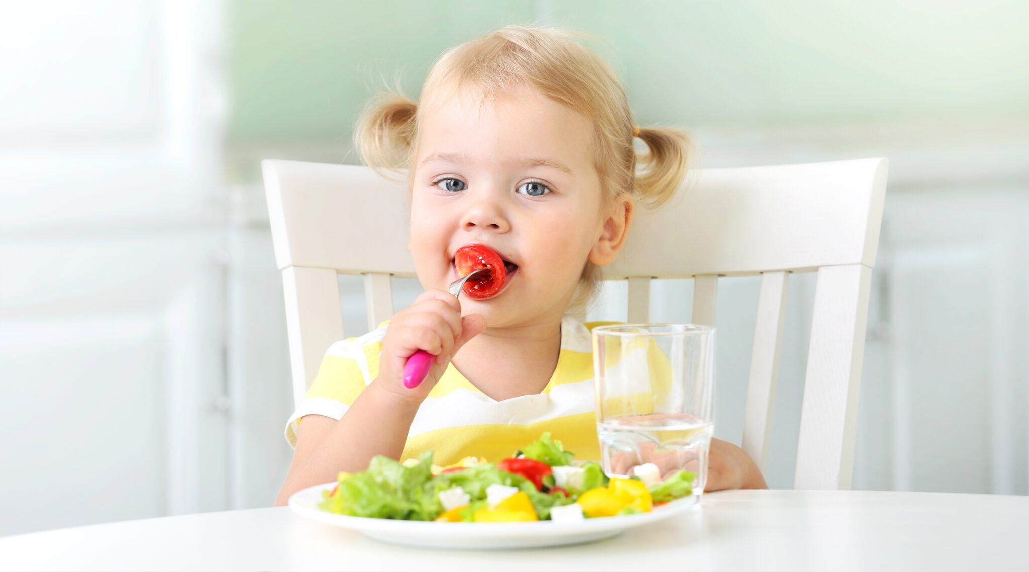 How to Encourage Healthy Eating Habits in Young Children - Little